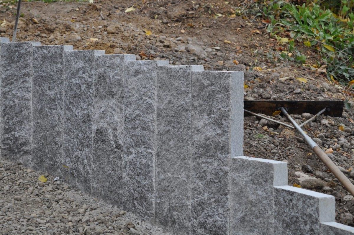 Wie Tief Müssen Palisaden In Die Erde Palisaden Naturstein - NaturalStone Hofmann