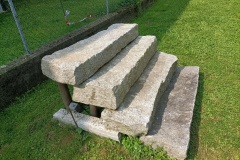 Blocktritte-aus-Tessiner-Gneis