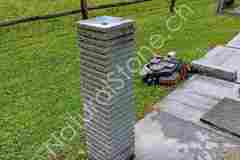 Saeulen-Brunnen-NaturalStone Saeulen-Brunnen-NaturalStone