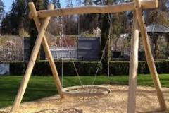 Kastanien-Rundholz-Kinderschaukel