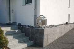 Palisaden-Stützmauer