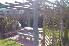 Tisch-Gottardo-und-Pergola-roh