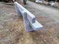 Sitzbank-Obelisk-Tessiner-Gneis-hell-hinten