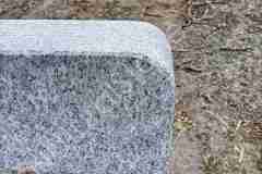 Sitzbank-Obelisk-Detail-Rundung