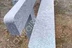 Sitzbank-Obelisk-Tessiner-Granit-Seite-links