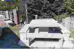 Gartentisch-aus-Tessiner-Gneis