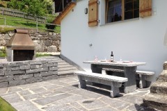 Granittisch-Bernardinofreistehend-geflammt-handgespitzt