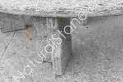 Granittisch-Gottardo-rund-Fuss-Halbkreiz-flache-Seite