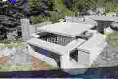 Granittisch-quadratisch-aus-Tessiner-Gneis