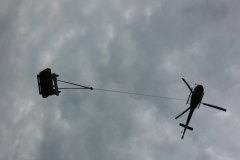 Mit-Hubschrauber-auf-Alp-fliegen