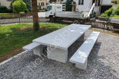 Style-Granittisch-am-Schatten