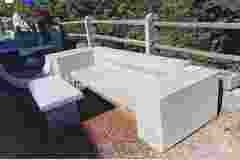 Sofa-aus-Stein-fuer-Garten-Tessiner-Gneis-Eckig