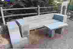 Steinsofa-eckig-aus-Tessiner-Gneis-fuer-Garten