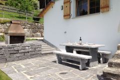 Tisch-Bernardino-mit-Bodenplatten