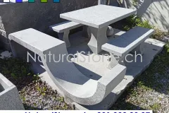 1_05-Gneis-Tisch-mit-Liege-quadratisch