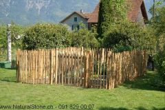 Staketenzaun_im_Garten