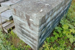 Gneis-Stellsteine-vorne